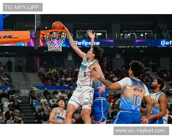 媒体人分析杨瀚森表现需增加上场时间与体能提升才能激发积极性